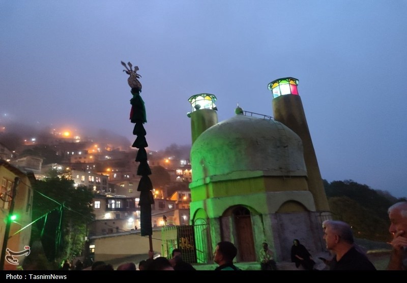 دل مه تا پرچم عشق؛ روایت علمبندان در شهر پلکانی ماسوله اخبار استان گیلان , ماه محرم , حسینیه تسنیم ,