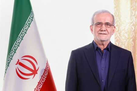 رئیس جمهور وارد شهر مقدس قم شد رئیس جمهور وارد شهر مقدس قم شد