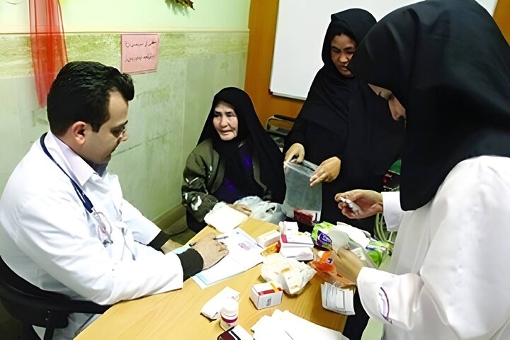 پرداختی پزشک خانواده با سه ماه تاخیر انجام میشود پرداختی پزشک خانواده با سه ماه تاخیر انجام میشود
