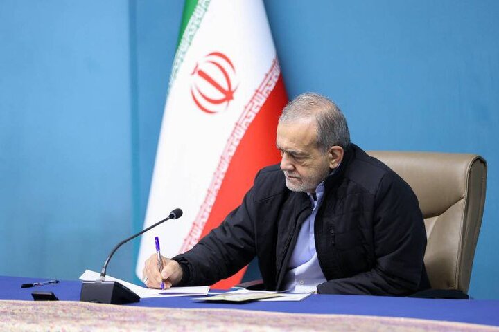 پزشکیان قهرمانی تیم کشتی آزاد نوجوانان در آسیا را تبریک گفت پزشکیان قهرمانی تیم کشتی آزاد نوجوانان در آسیا را تبریک گفت