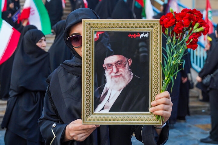 نوع و محل شهادت رهبر انقلاب سند شجاعت و شرافت مسئولان نظام نوع و محل شهادت رهبر انقلاب سند شجاعت و شرافت مسئولان نظام