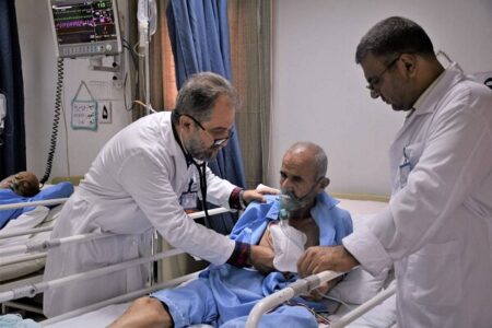 اندر احوالات جامعه پزشکی؛ از سوگندنامه بقراط تا منزلت اجتماعی اندر احوالات جامعه پزشکی؛ از سوگندنامه بقراط تا منزلت اجتماعی