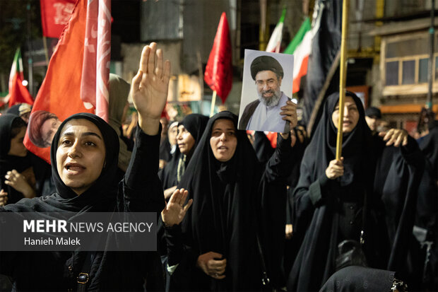 خیابان؛ قلب تپندهای که دشمن از آن میهراسد خیابان؛ قلب تپندهای که دشمن از آن میهراسد