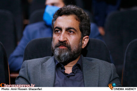طیفی که در «تلویزیون» بیشتر فعالیت میکنند یا افرادی هستند که اساساً اعتقاد چندانی به برخی مسائل ندارند و یا بر اساس سفارش و از طریق ارتباطات دوستانه و گروههای مختلف وارد این حوزه شدهاند طیفی که در «تلویزیون» بیشتر فعالیت میکنند یا افرادی هستند که اساساً اعتقاد چندانی به برخی مسائل ندارند و یا بر اساس سفارش و از طریق ارتباطات دوستانه و گروههای مختلف وارد این حوزه شدهاند