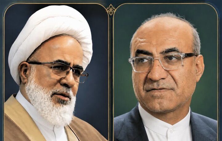پزشکان و داروسازان نماد تعهد و خدمت به مردم هستند پزشکان و داروسازان نماد تعهد و خدمت به مردم هستند