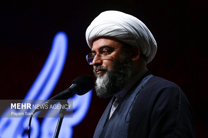 حجتالاسلام قمی: فدای این مردم که رسم عزت را از امامشان آموختهاند حجتالاسلام قمی: فدای این مردم که رسم عزت را از امامشان آموختهاند