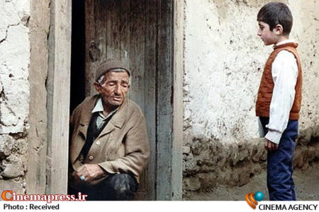 «خانه دوست کجاست؟» در سینماهای روباز در یونان روی پرده میرود «خانه دوست کجاست؟» در سینماهای روباز در یونان روی پرده میرود