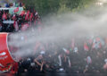 روایت آتشنشان مشهدی از عملیات میدانی در تشییع پیکر رهبر انقلاب روایت آتشنشان مشهدی از عملیات میدانی در تشییع پیکر رهبر انقلاب