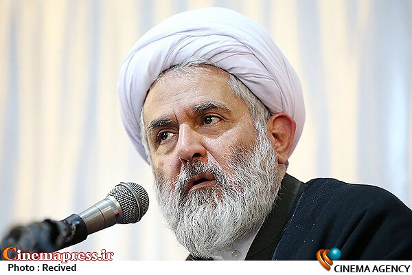 مقدمه هر «جنگ نظامی» یک «فروپاشی ذهنی» است/ «دشمن» همواره تلاش میکند ابتدا اذهان را تسخیر کند انسانها را سست کند و سپس به آن ها حمله کند مقدمه هر «جنگ نظامی» یک «فروپاشی ذهنی» است/ «دشمن» همواره تلاش میکند ابتدا اذهان را تسخیر کند انسانها را سست کند و سپس به آن ها حمله کند