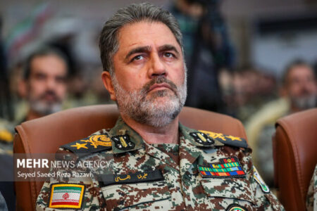 همایش روز سرباز و آیین آغاز سال تحصیلی دانشگاه پدافند هوایی برگزار شد همایش روز سرباز و آیین آغاز سال تحصیلی دانشگاه پدافند هوایی برگزار شد