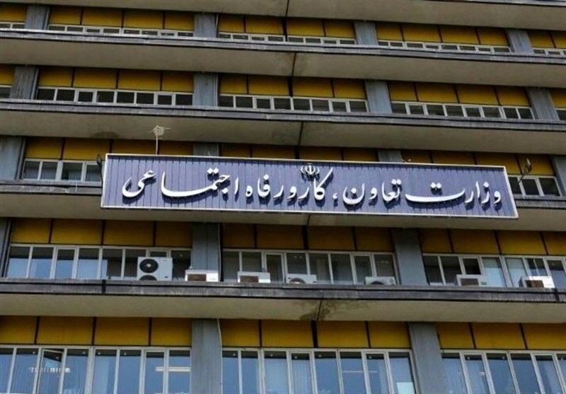 وزارت کار از برگزاری جلسه بازنگری مزد کارگران شانه خالی نکند وزارت کار از برگزاری جلسه بازنگری مزد کارگران شانه خالی نکند