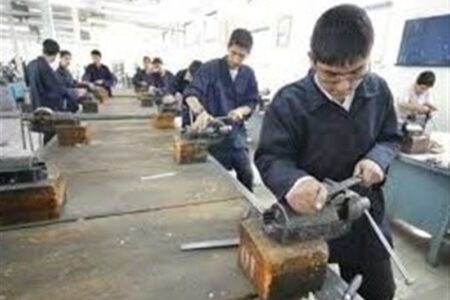 وقتی مدرک جای مهارت را میگیرد، بیکاری ماندگار میشود وقتی مدرک جای مهارت را میگیرد، بیکاری ماندگار میشود