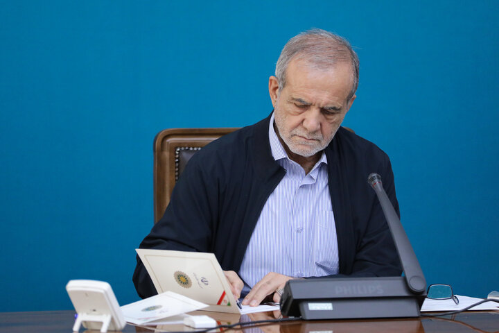 پزشکیان در پیامی درگذشت مادر جلال رفیع را تسلیت گفت پزشکیان در پیامی درگذشت مادر جلال رفیع را تسلیت گفت
